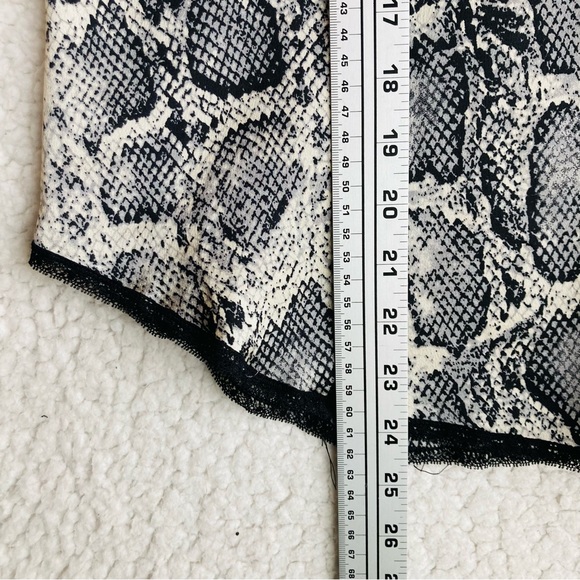 Lovestitch Women's snake print spaghetti strap camisole with lace accent, Sz S - Picture 6 of 11